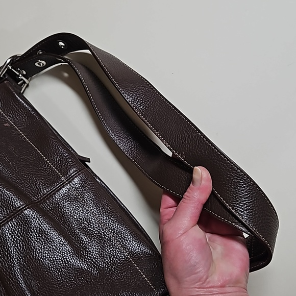 Coach Vintage Leather Shoulder Bag - Picture 10 of 17